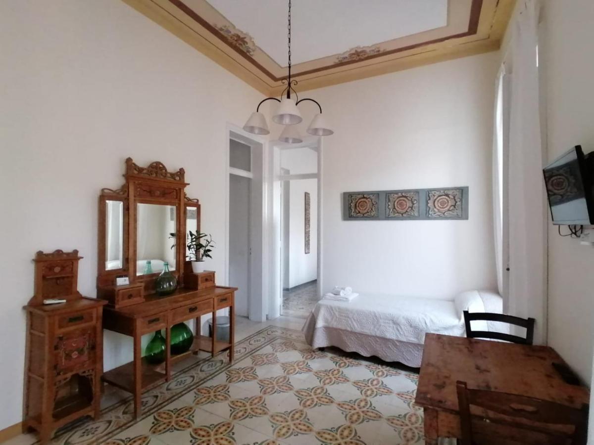 Boutique Rooms And Breakfast Granveliero Trapani Luaran gambar